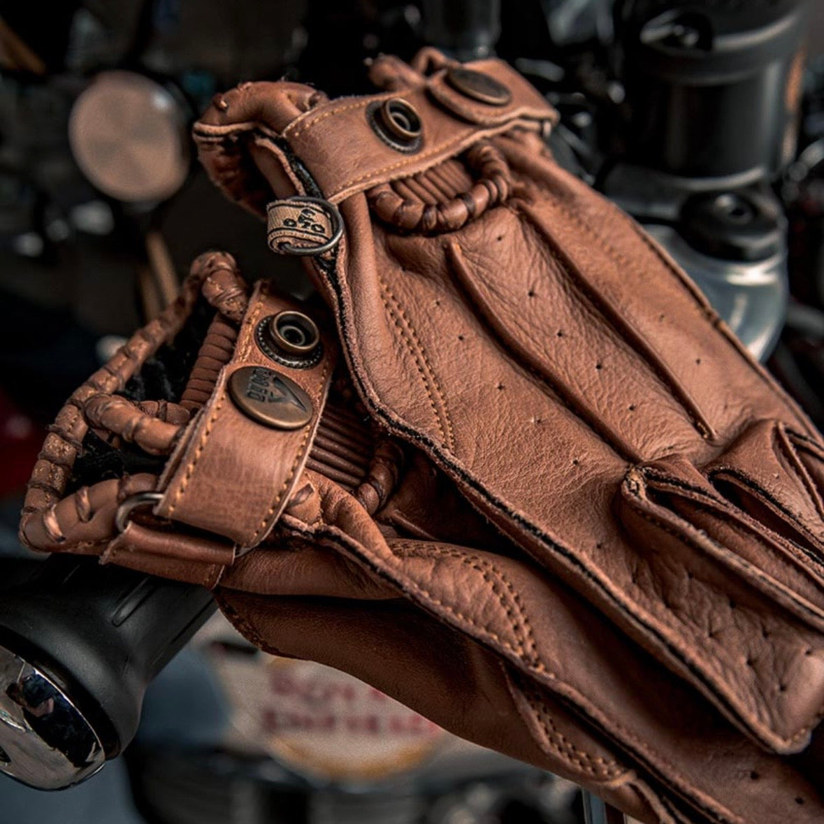 By City バイシティ レザーグローブ "Second Skin Gloves" 【ベージュ】