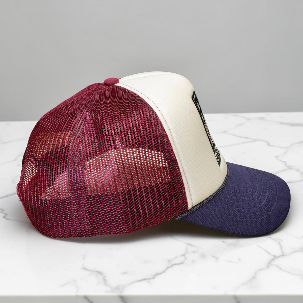 13 1/2 （サーティー アンド ア ハーフ）メッシュキャップ ”Americana trucker cap"