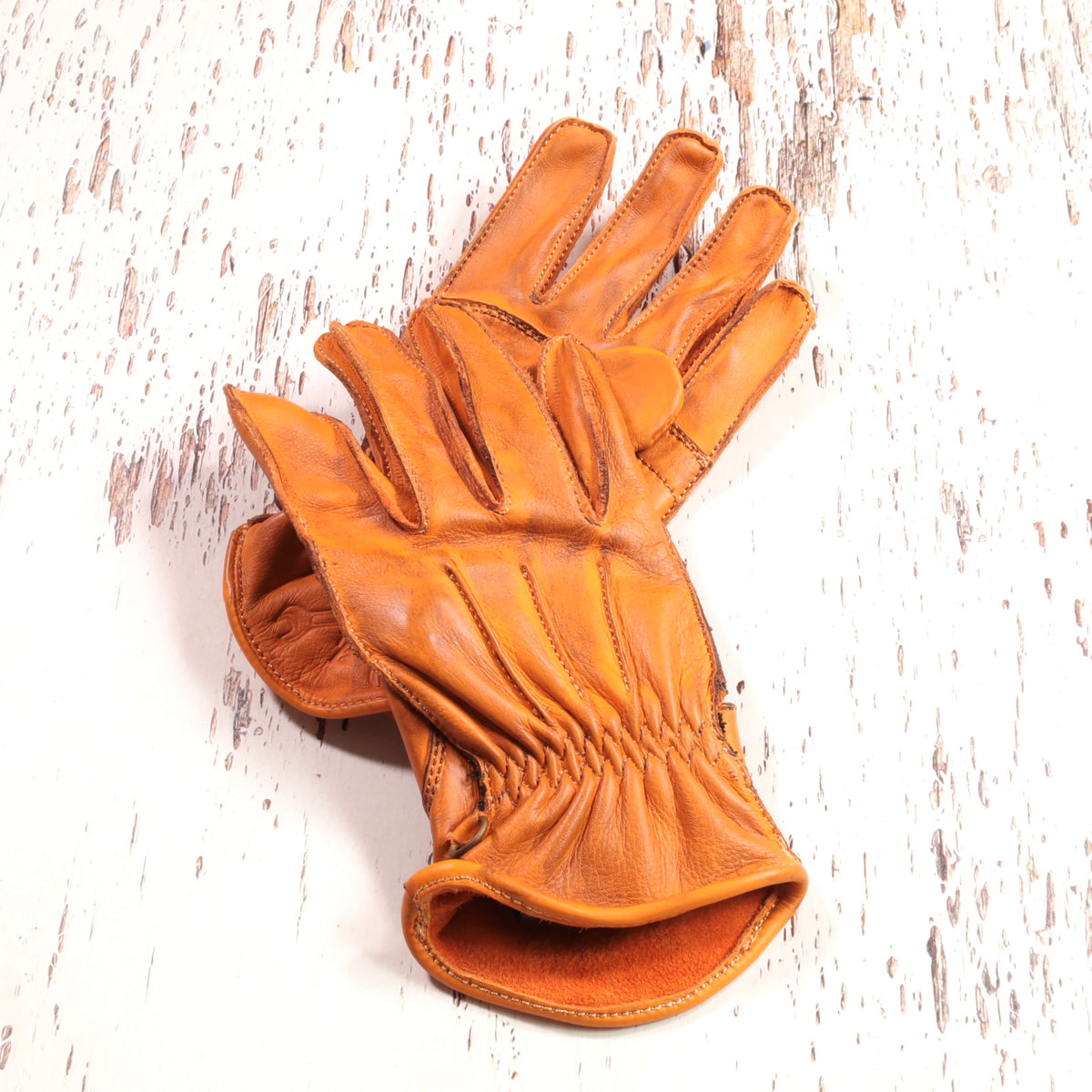 13 1/2（サーティー アンド ア ハーフ）レザーグローブ "Lowlander gloves"  【コニャック】