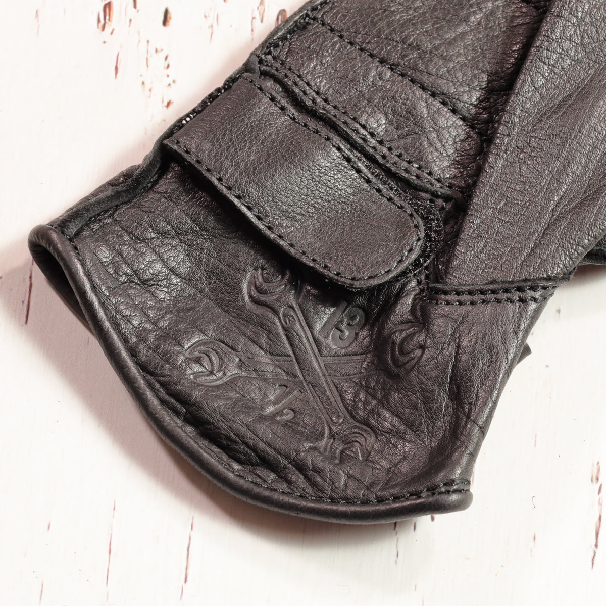 13 1/2（サーティー アンド ア ハーフ） レザーグローブ "Lowlander gloves"  【ブラック】