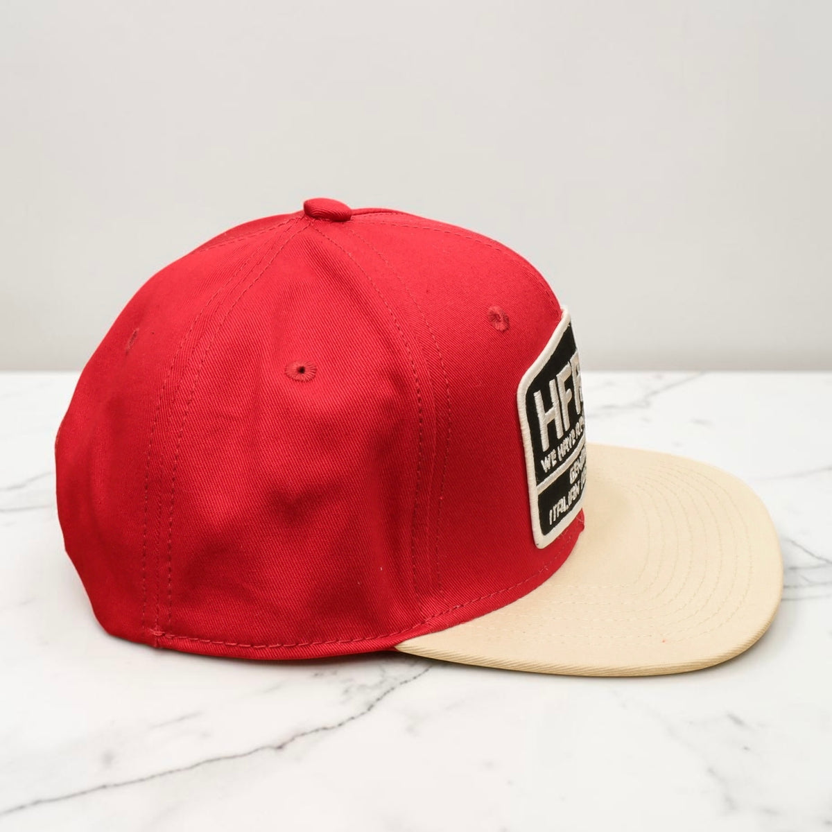 HOLYFREEDOM （ホーリーフリーダム）メッシュキャップ "HFRDM CAP" レッド/オフホワイト