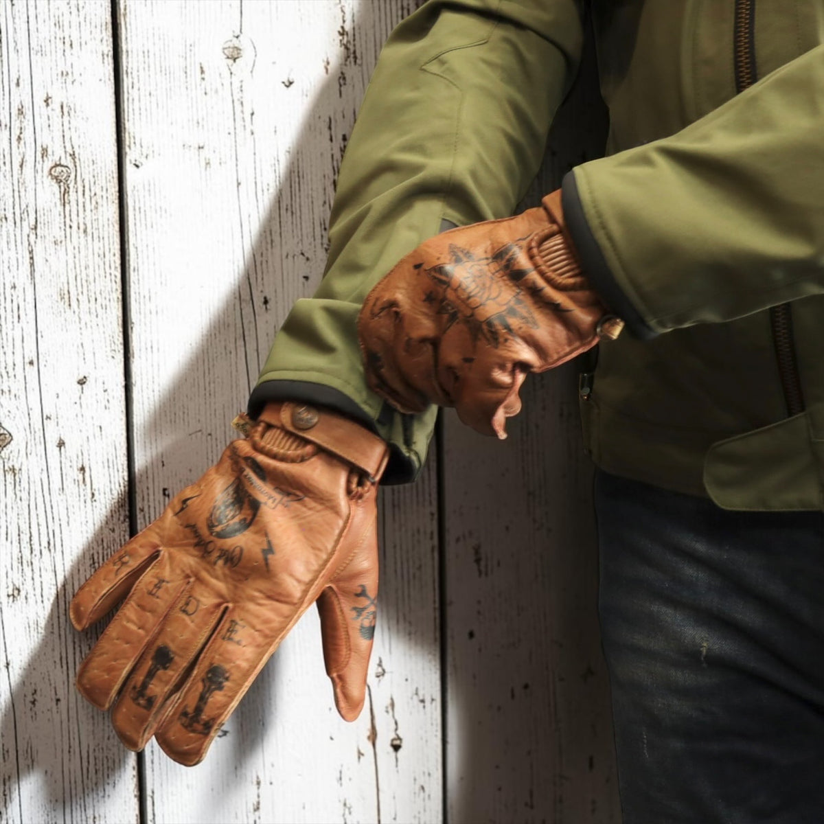 By City バイシティ レザーグローブ "Second Skin Tattoo Gloves" 【ブラウン】