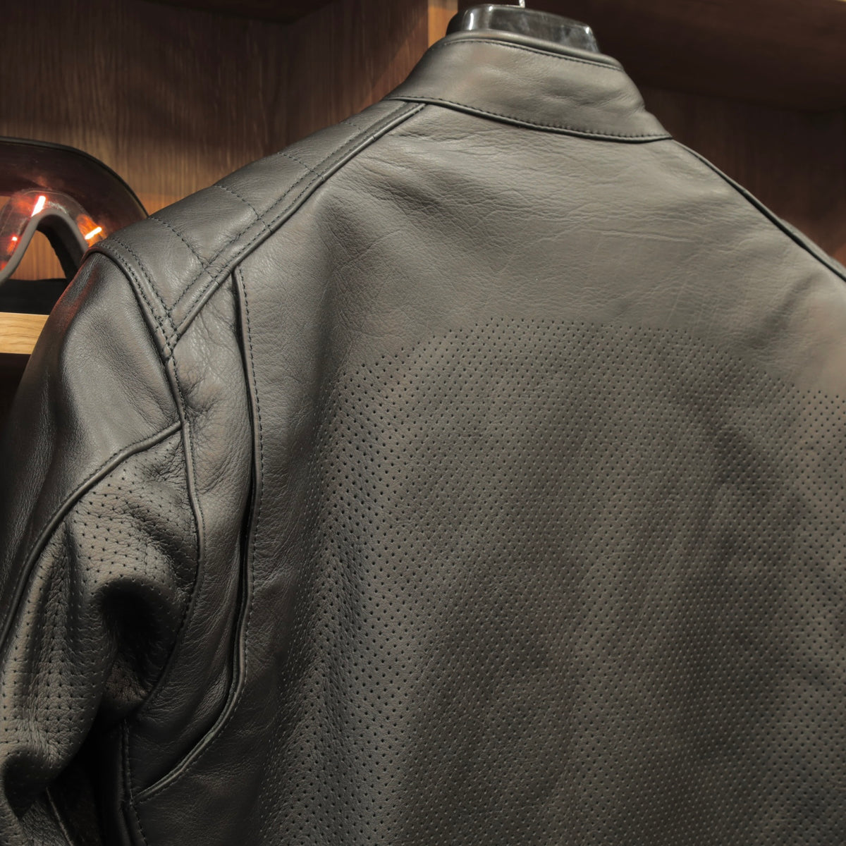 レザージャケット  "Chase II D3O Perforated Jacket"【ブラック】