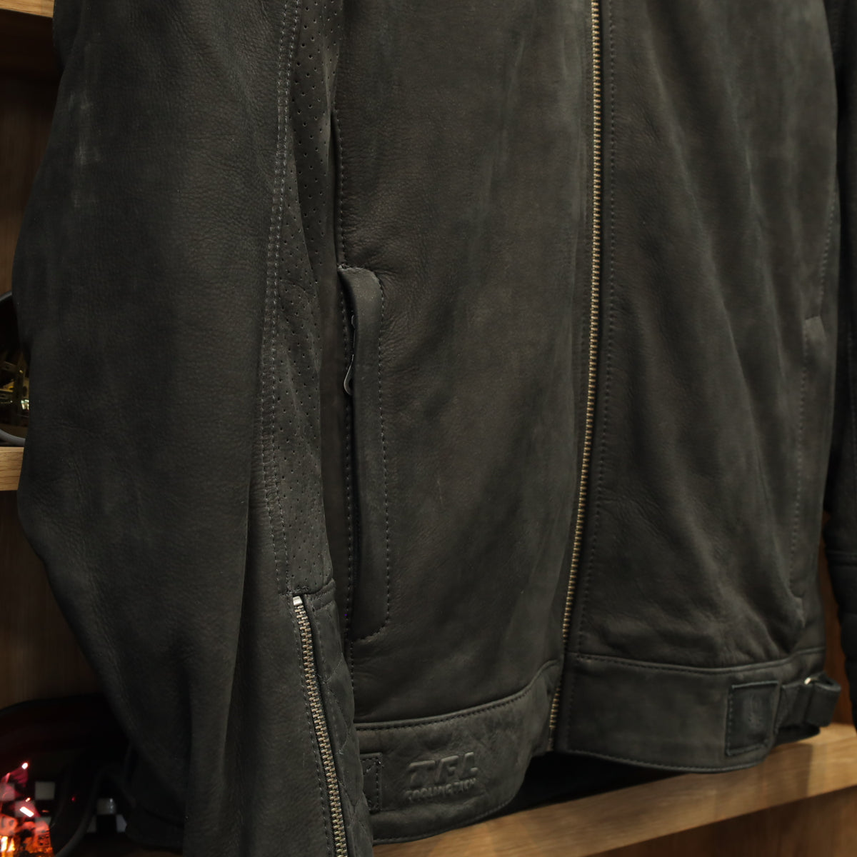 ヌバックレザージャケット "Torsten TFL D3O AAA Jacket"【ブラック】