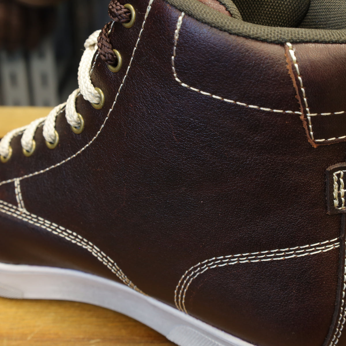 マーリン レザーライディングスニーカー 【ブラウン】 ”Stretton D3O Heritage Trainer"