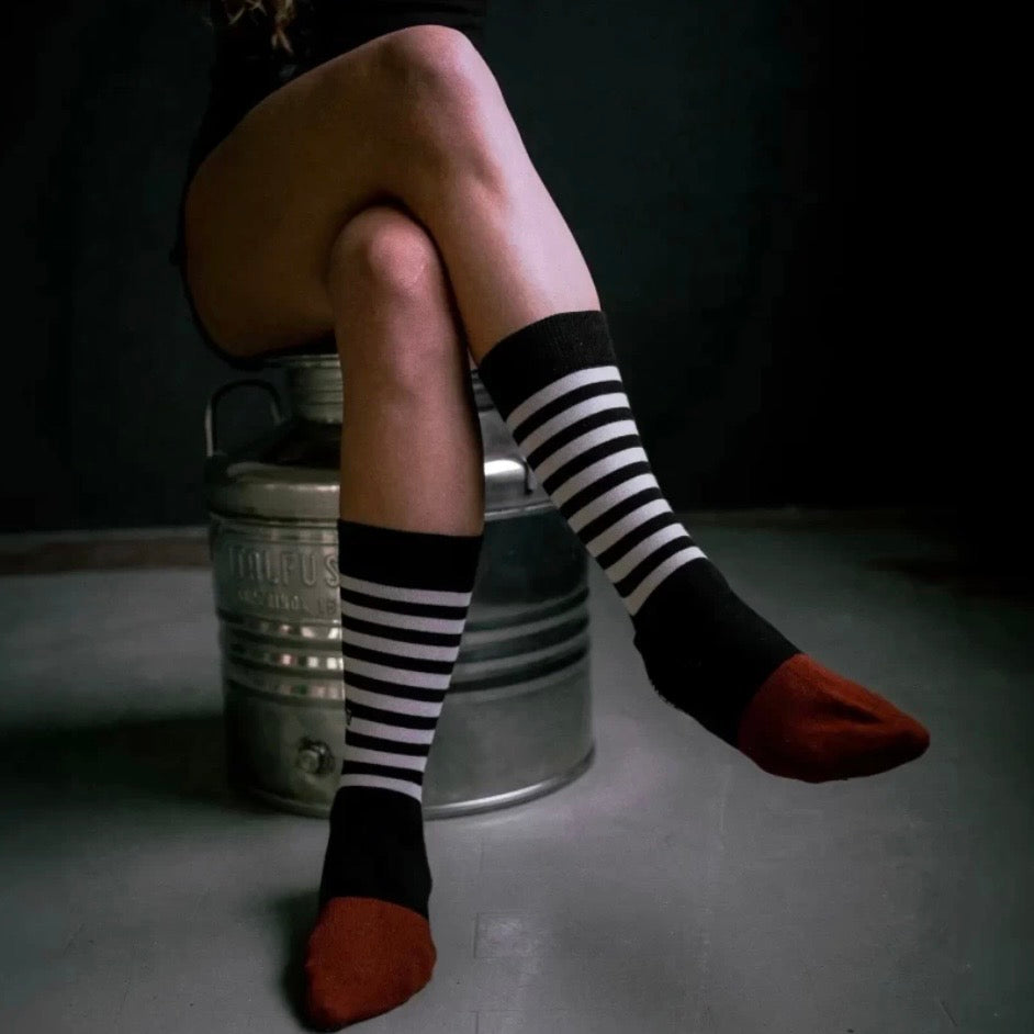 HOLYFREEDOM（ホーリーフリーダム）メンズ ソックス "ST. QUENTIN SOX" 【ホワイト/ブラック】