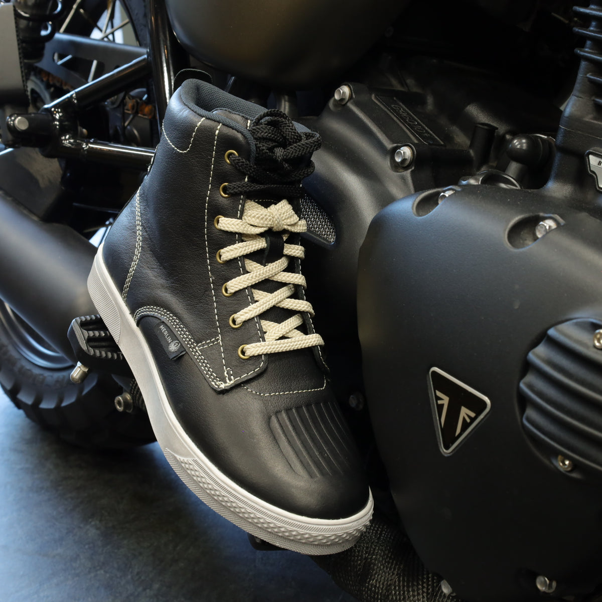 MERLIN マーリン レザーライディングスニーカー 【ブラック】 ”Stretton D3O Heritage Trainer"