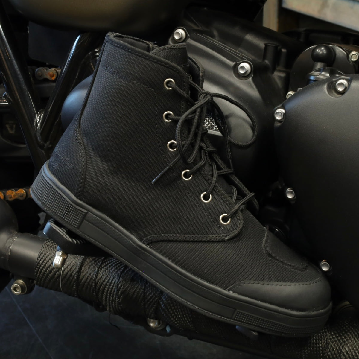 MERLIN マーリン ライディングシューズ "Knots Canvas D3O Boot" 【ブラック】