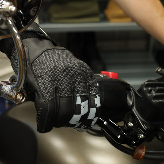 3シーズンレザーグローブ  "Valor Leather D3O Glove" 山羊革 【ブラック】