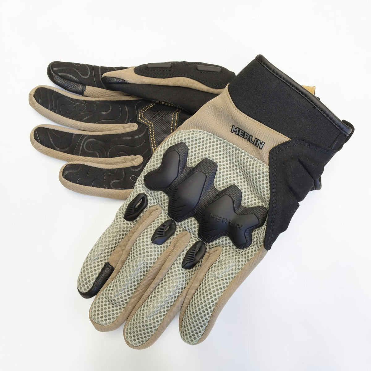 MERLIN （マーリン）メッシュグローブ "AIRFLOW TRAIL GLOVE" 【サンドベージュ】