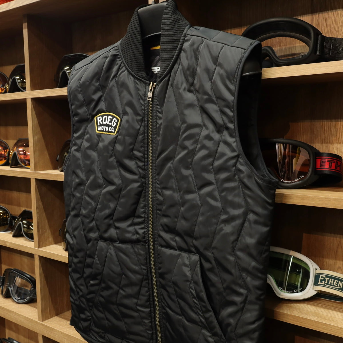 Roeg ローグ 中綿キルティング バイカーベスト "Victor vest"