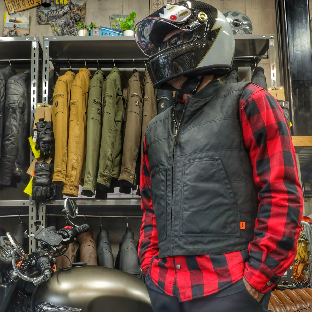 MERLIN マーリン ライディング用 ワックスコットンベスト "Bobber CE Riding Vest" 【ブラック】