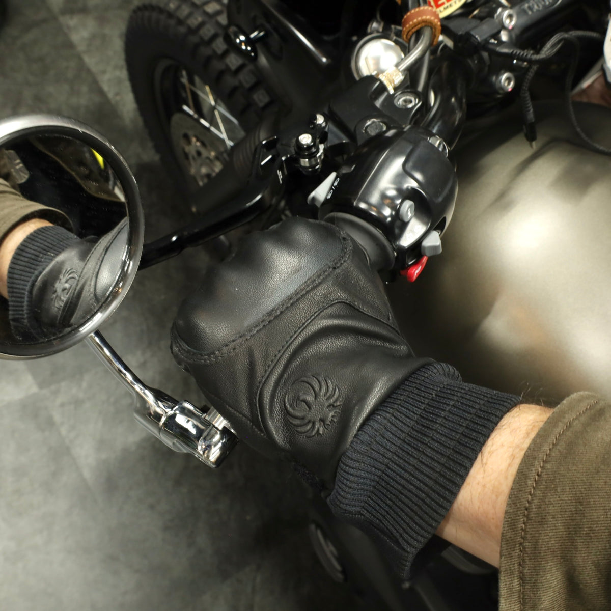 秋冬向け 防水レザーグローブ "Nelson D3O Hydro Glove" 【ブラック】