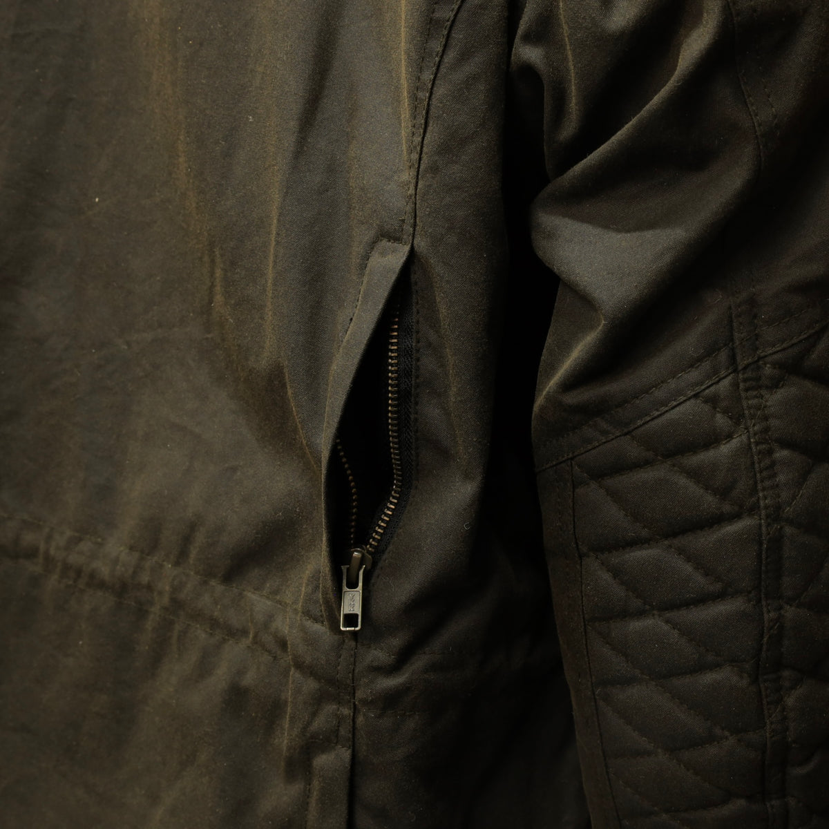 防寒最強 ワックスコットンジャケット "Yoxall II Waxed Cotton Jacket" 【オリーブ】