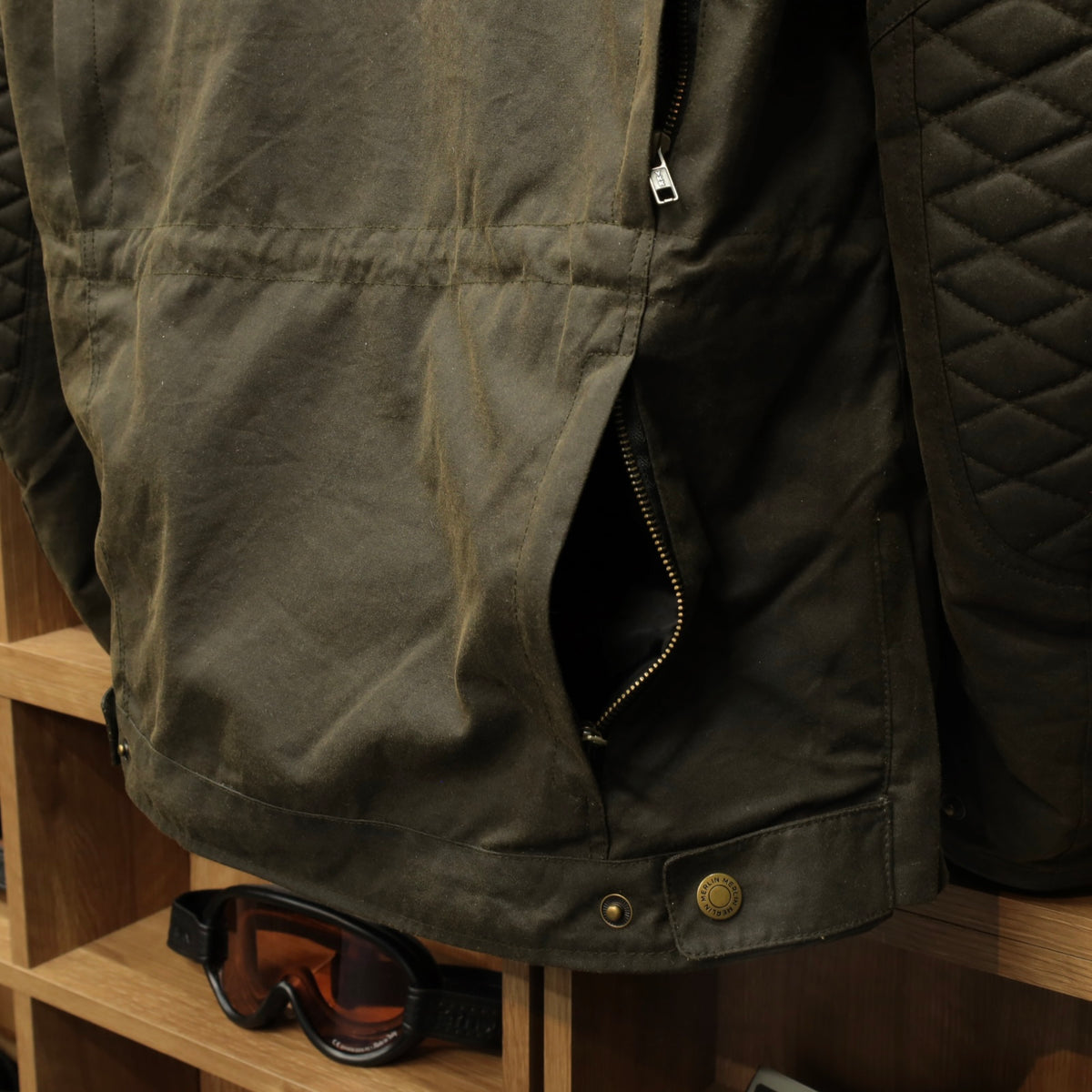 防寒最強 ワックスコットンジャケット "Yoxall II Waxed Cotton Jacket" 【オリーブ】