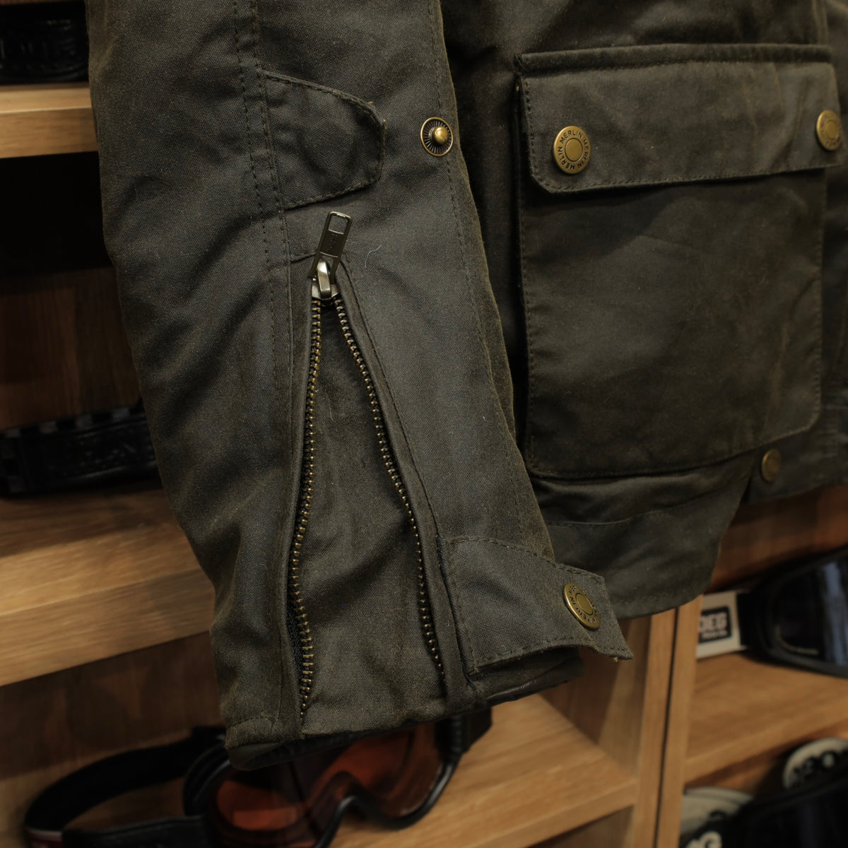 防寒最強 ワックスコットンジャケット "Yoxall II Waxed Cotton Jacket" 【オリーブ】