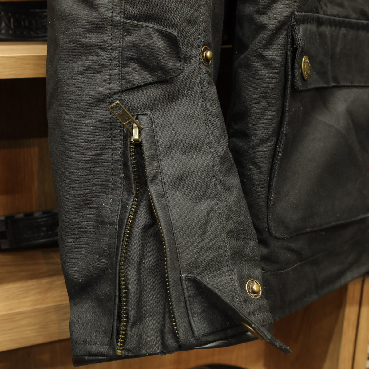 防寒最強 ワックスコットンジャケット "Yoxall II Waxed Cotton Jacket" 【ブラック】