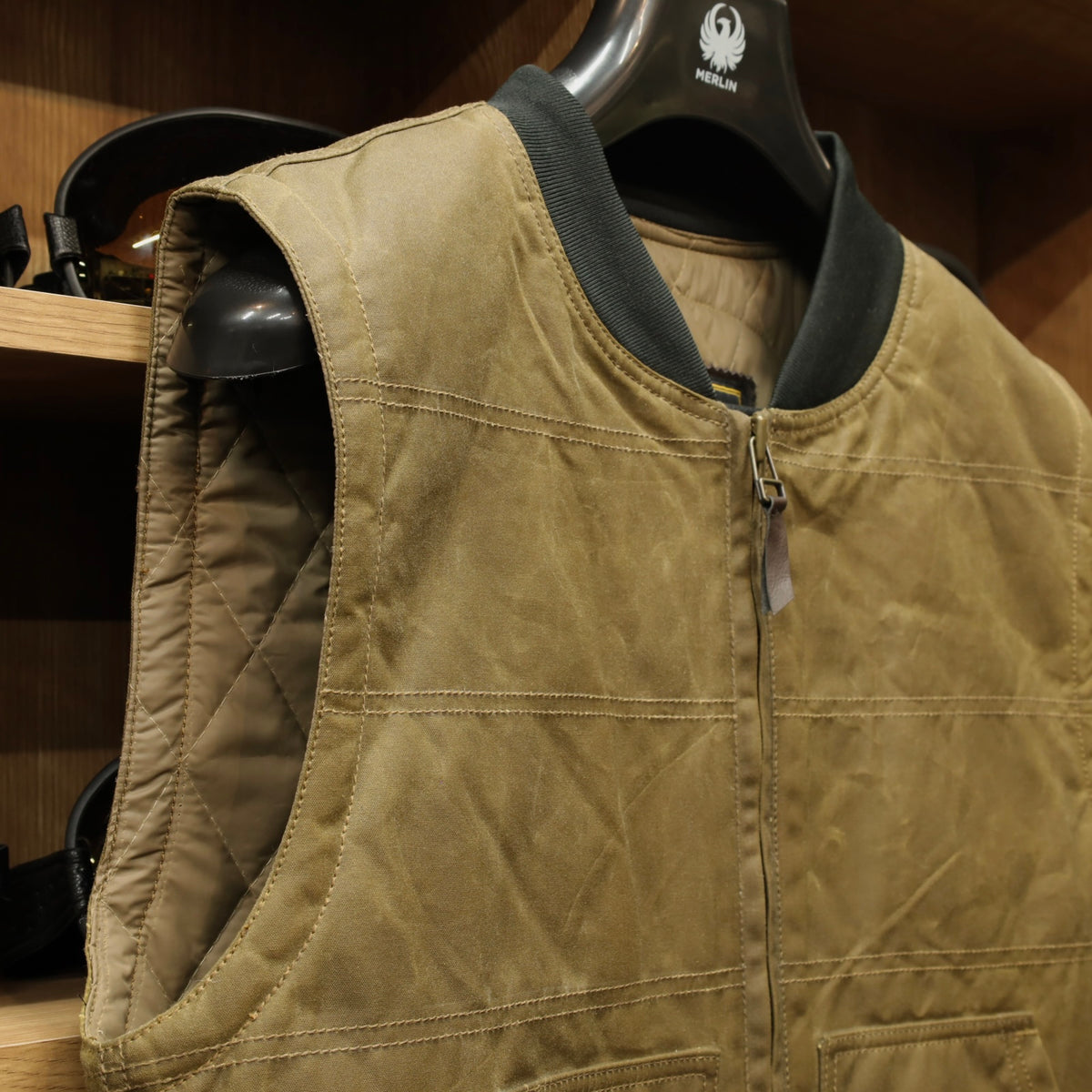 MERLIN マーリン ライディング用 ワックスコットンベスト "Bobber CE Riding Vest" 【デザート】