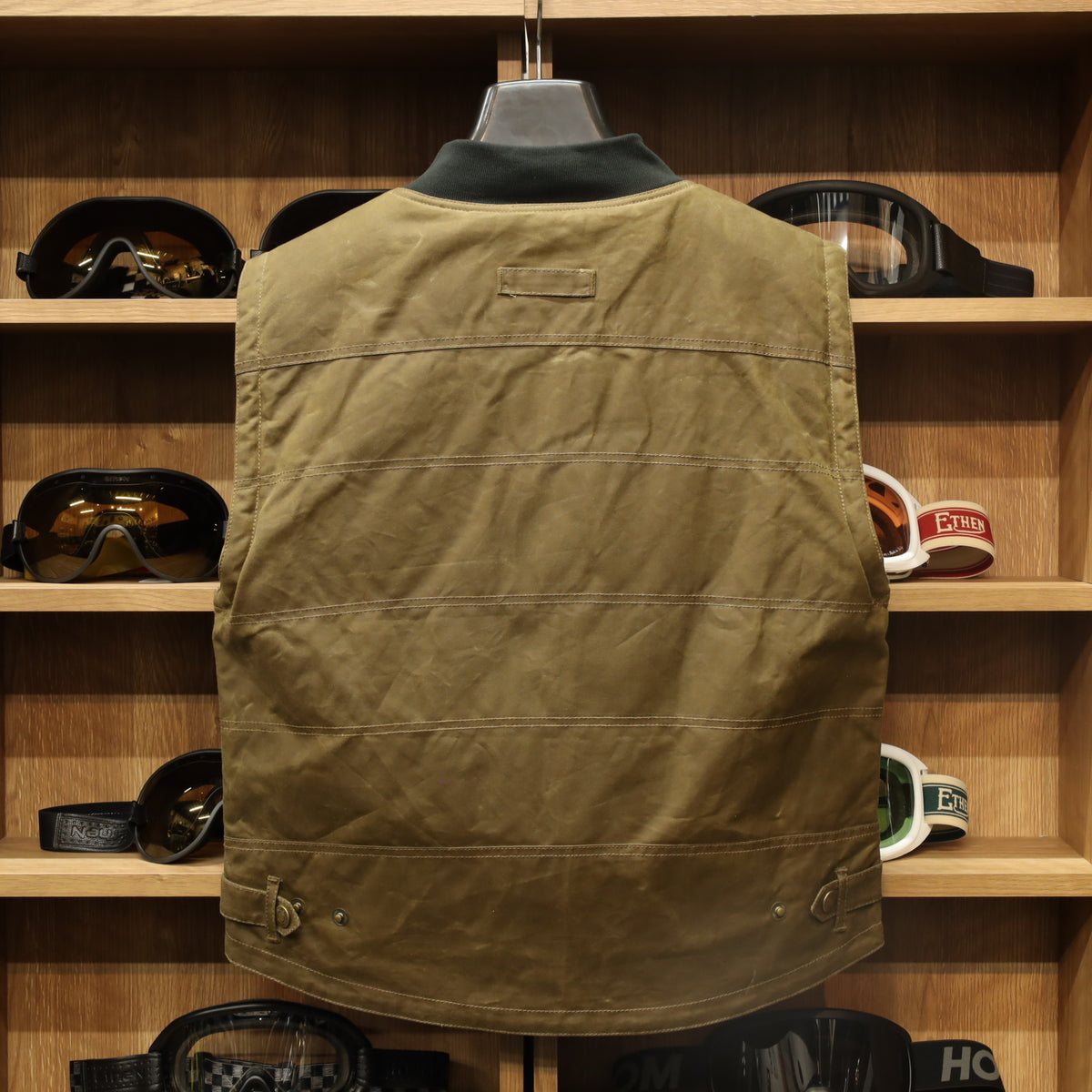 MERLIN マーリン ライディング用 ワックスコットンベスト "Bobber CE Riding Vest" 【デザート】