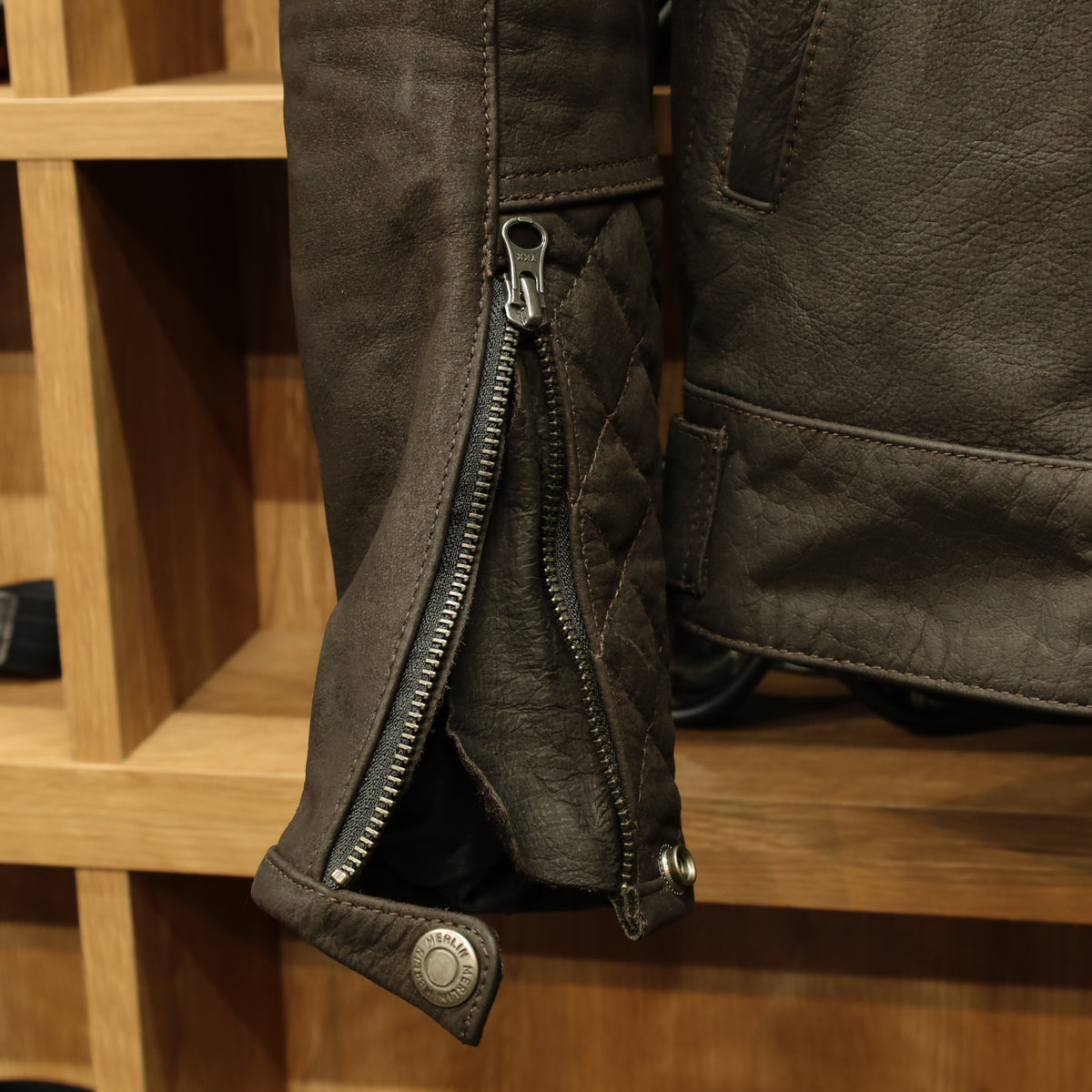 レザージャケット "Hixon II D3O® Leather Jacket" 【ブラウン】