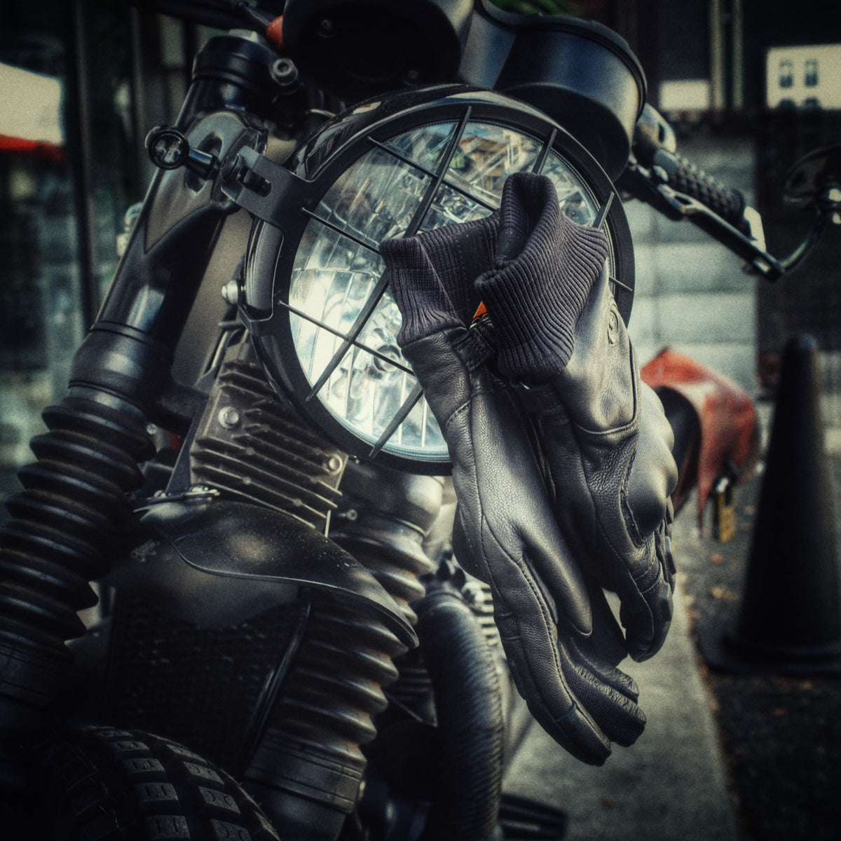 秋冬向け 防水レザーグローブ "Nelson D3O Hydro Glove" 【ブラック】