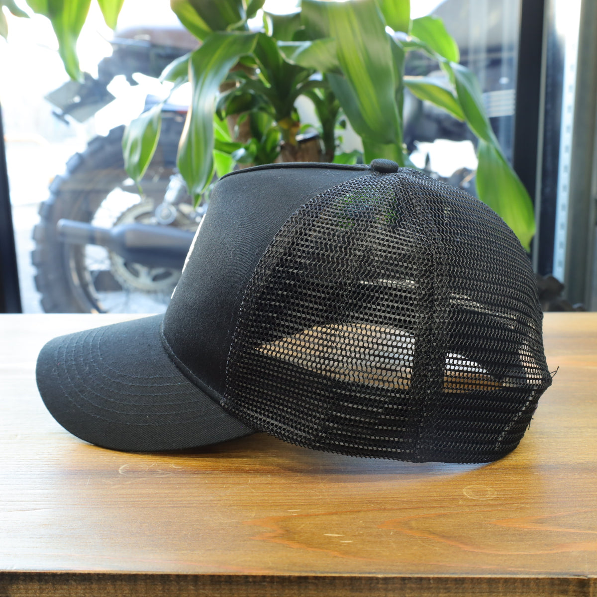 トラッカーメッシュキャップ ”Burford Core Trucker Cap” 【ブラック】