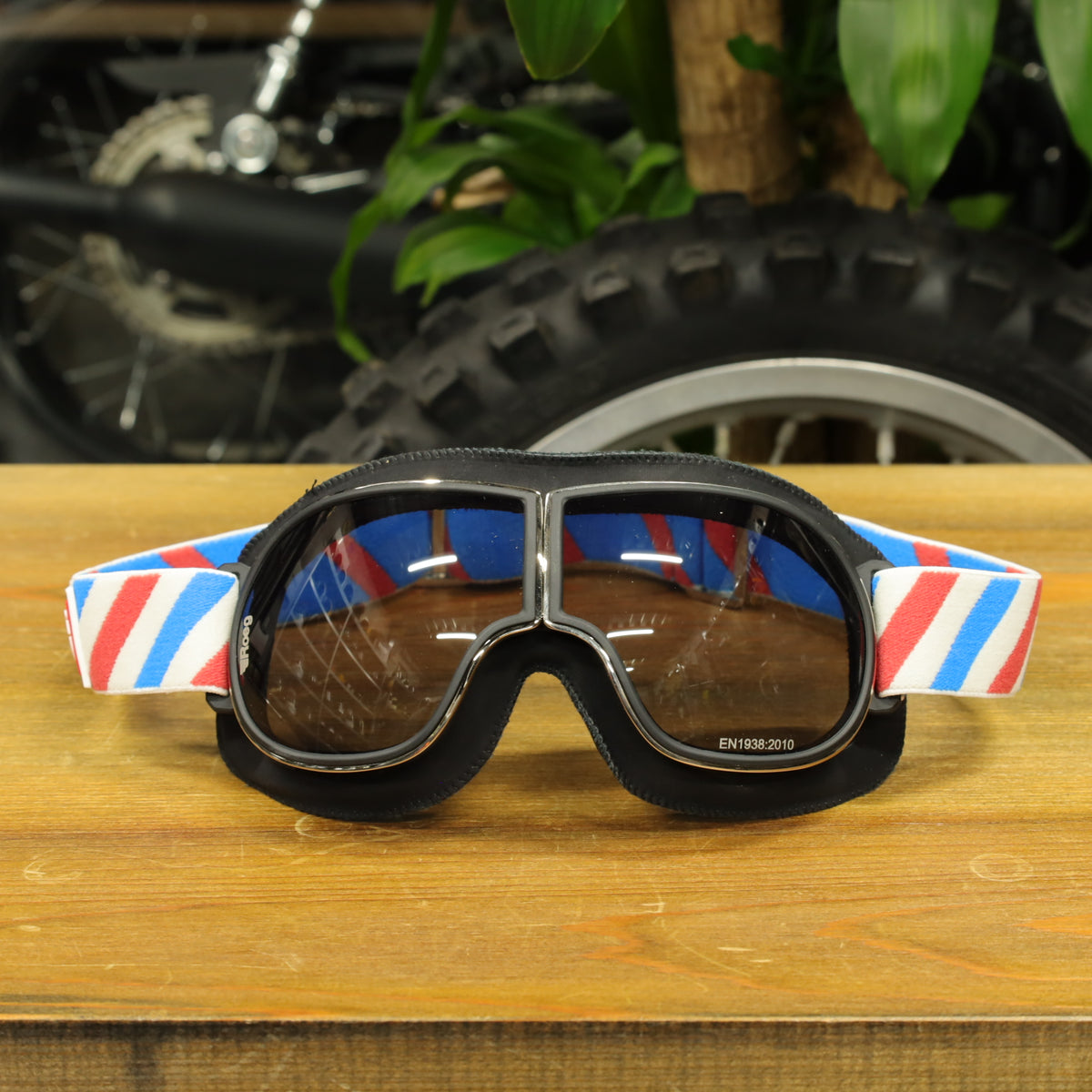 Roeg ローグ ヴィンテージスタイル ゴーグル ”Jettson Helix goggle red/white/blue"