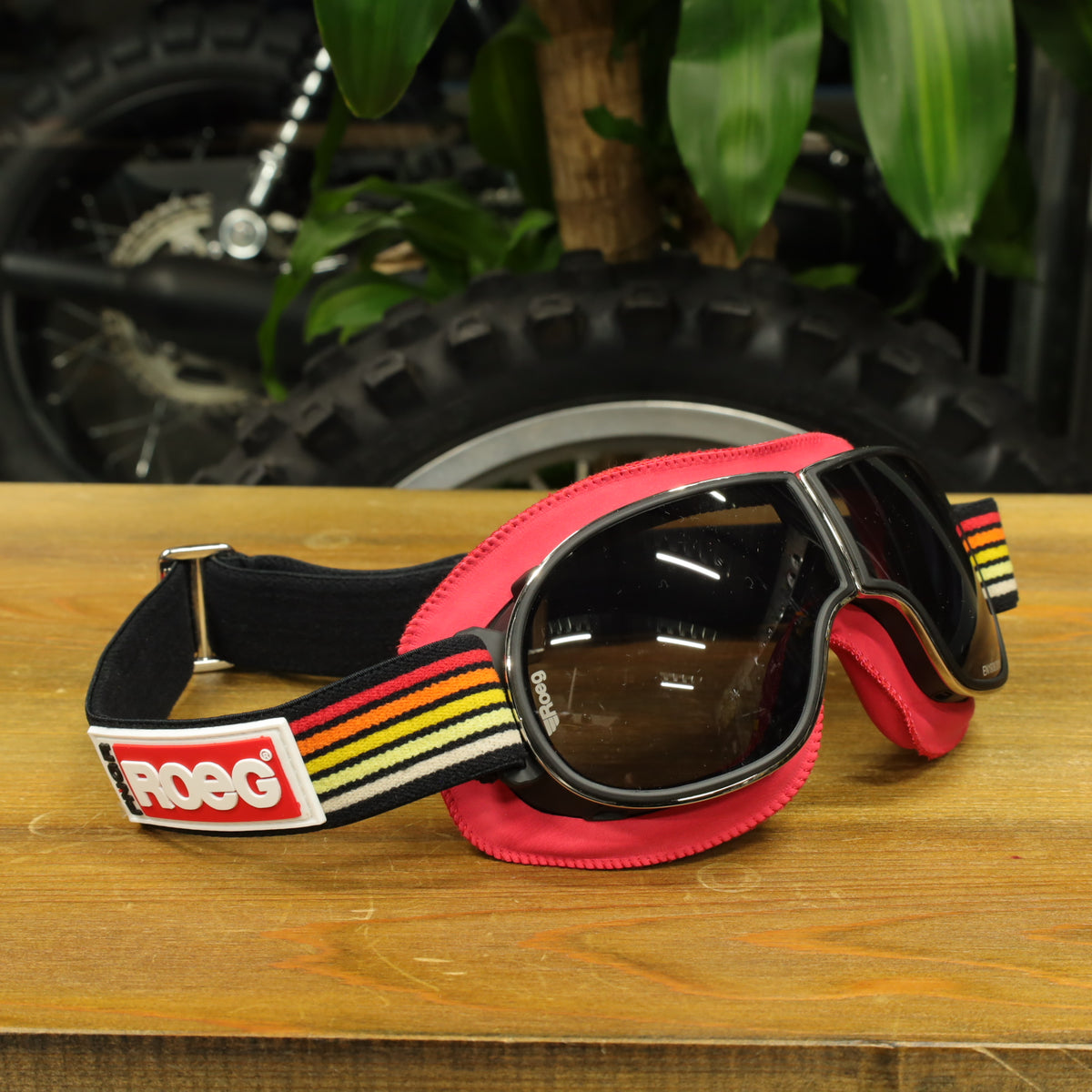 Roeg ローグ ヴィンテージスタイル ゴーグル ”Jettson Foundry goggle black/yellow/red"