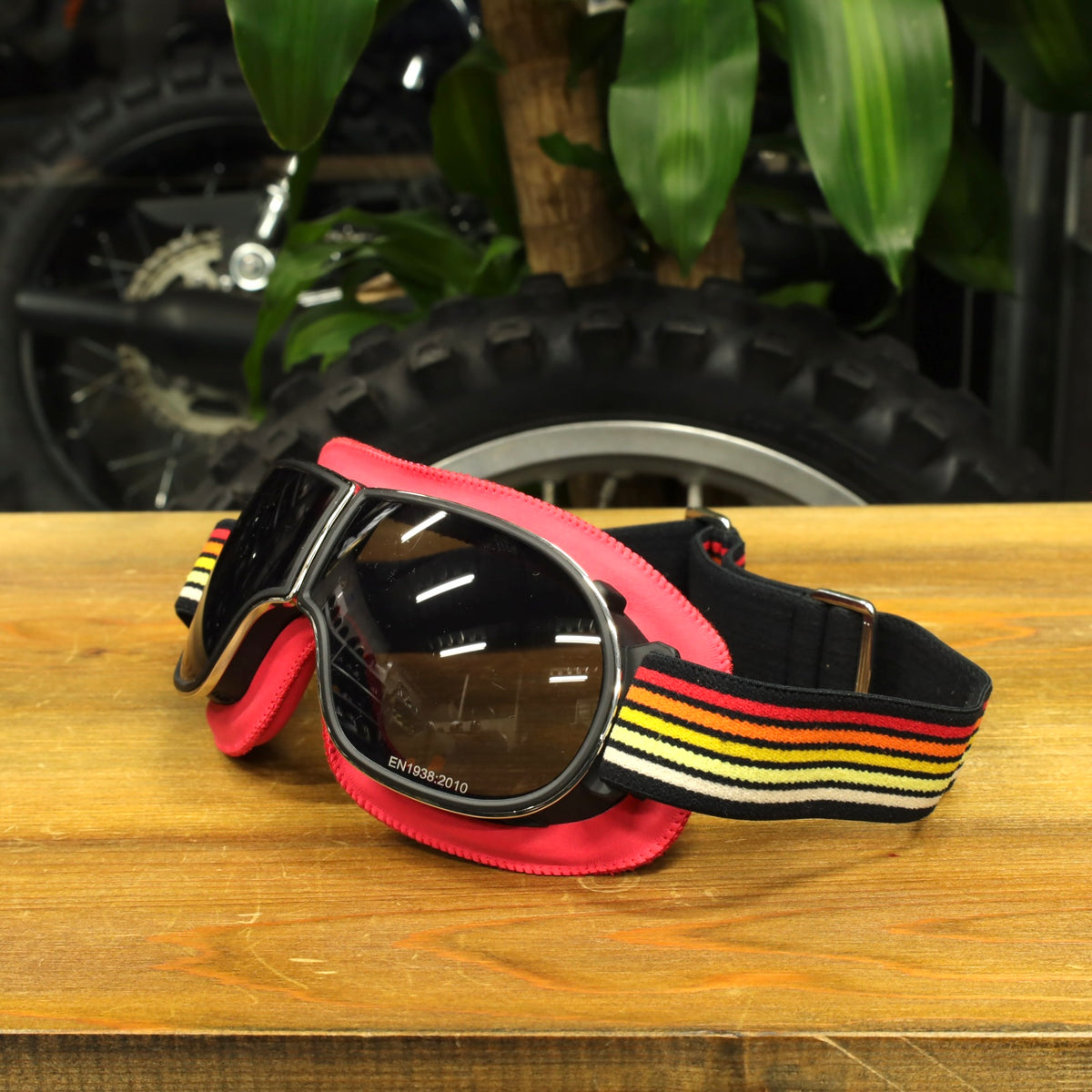 Roeg ローグ ヴィンテージスタイル ゴーグル ”Jettson Foundry goggle black/yellow/red"