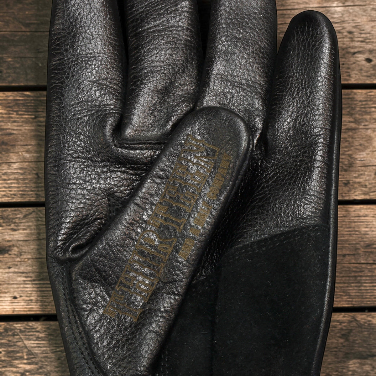13 1/2 （サーティー アンド ア ハーフ）レザーグローブ "Loud Ride gloves" 【ブラック】