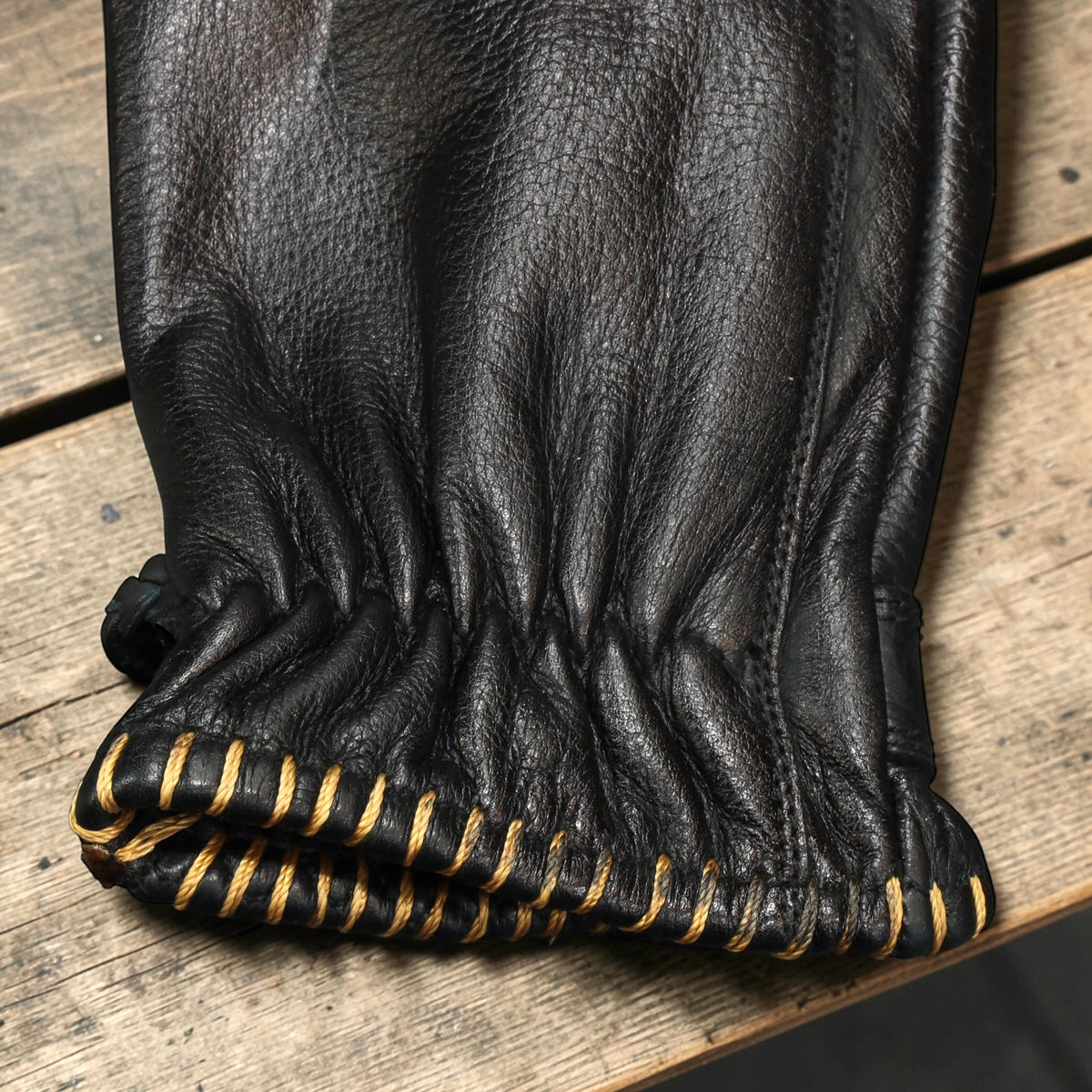 13 1/2 （サーティー アンド ア ハーフ）レザーグローブ "Loud Ride gloves" 【ブラック】