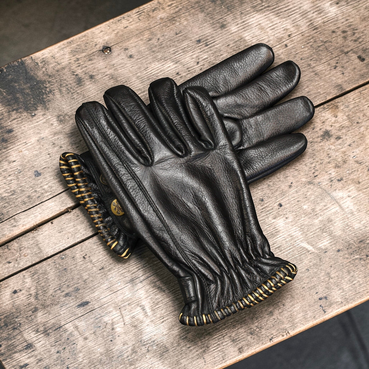 13 1/2 （サーティー アンド ア ハーフ）レザーグローブ "Loud Ride gloves" 【ブラック】