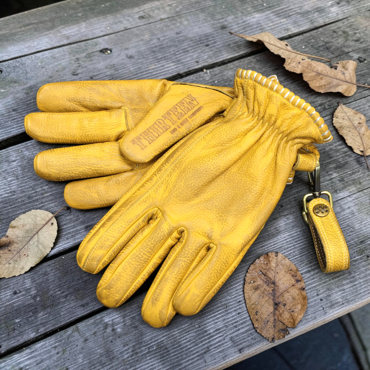 13 1/2 （サーティー アンド ア ハーフ）レザーグローブ "Loud Ride gloves" 【イエロー】