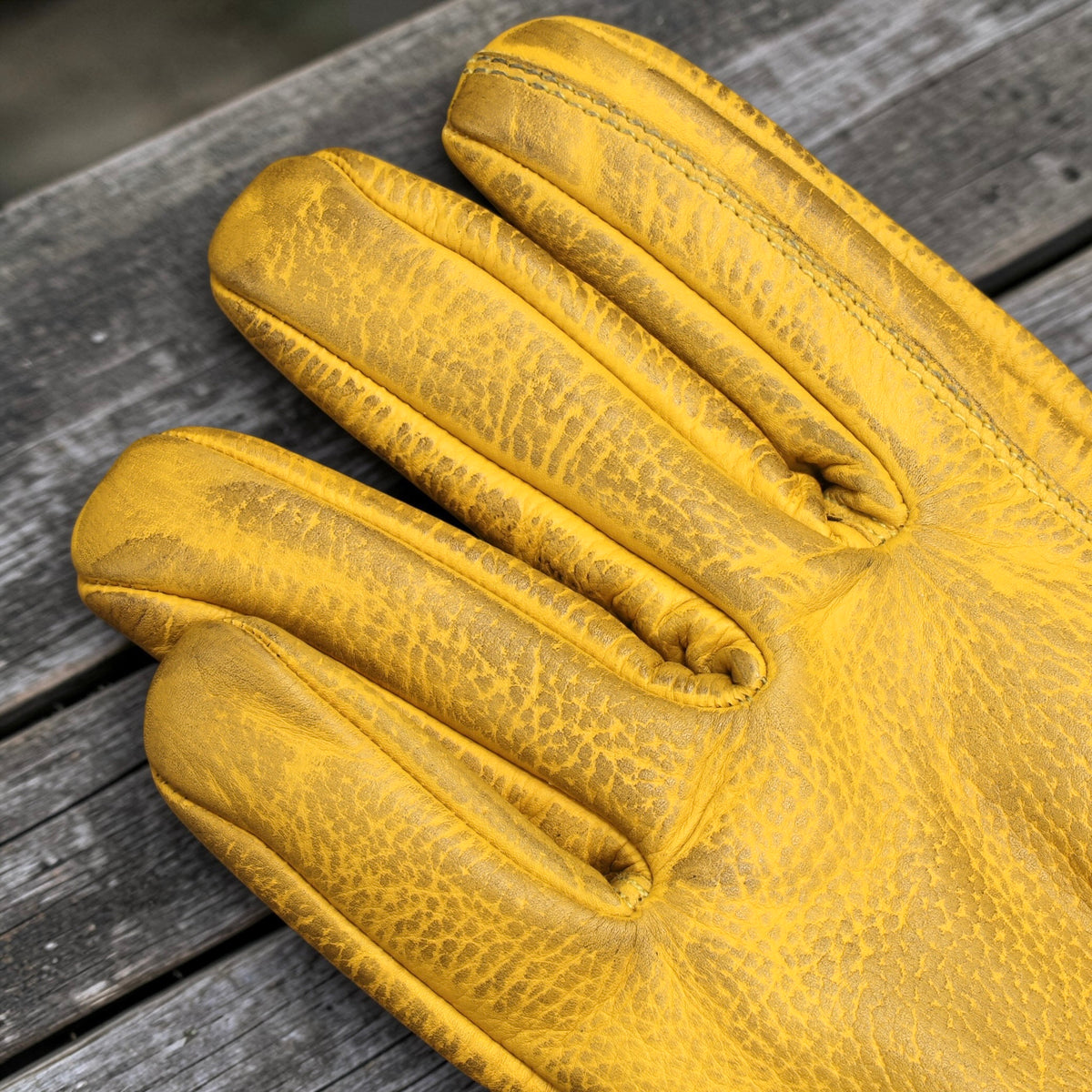 13 1/2 （サーティー アンド ア ハーフ）レザーグローブ "Loud Ride gloves" 【イエロー】