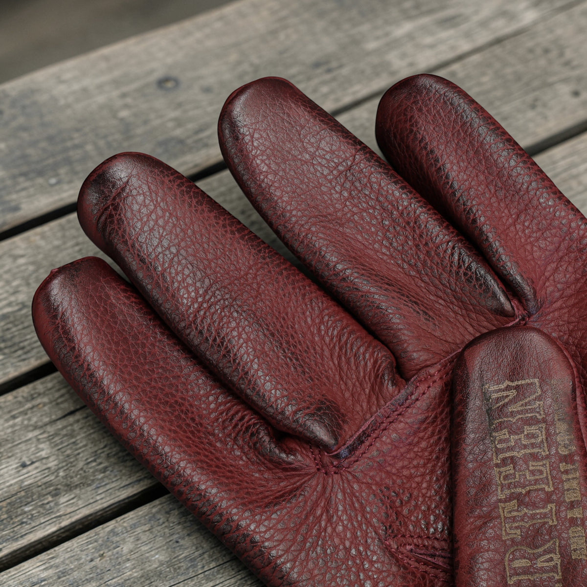 13 1/2 （サーティー アンド ア ハーフ）レザーグローブ "Loud Ride gloves" 【バーガンディー】