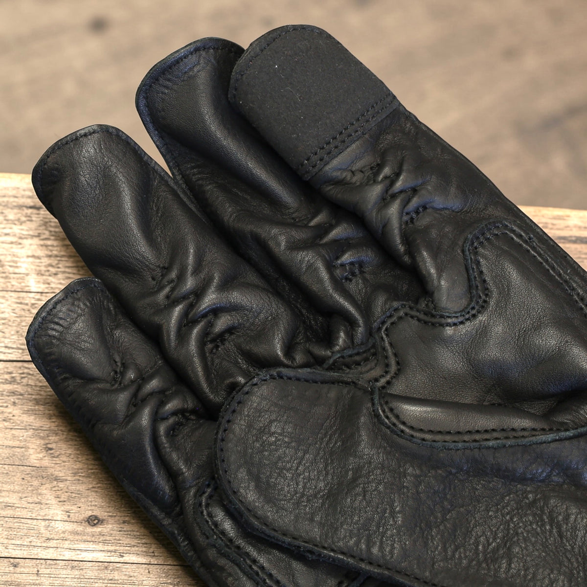 By City バイシティ レザーグローブ "Second Skin Tattoo Gloves" 【ブラック】
