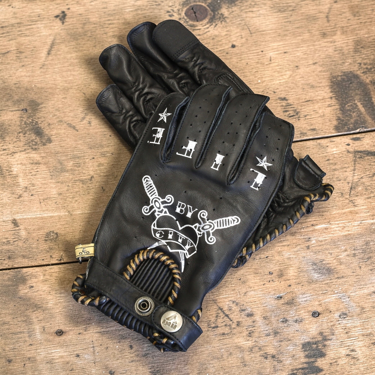 By City バイシティ レザーグローブ "Second Skin Tattoo Gloves" 【ブラック】