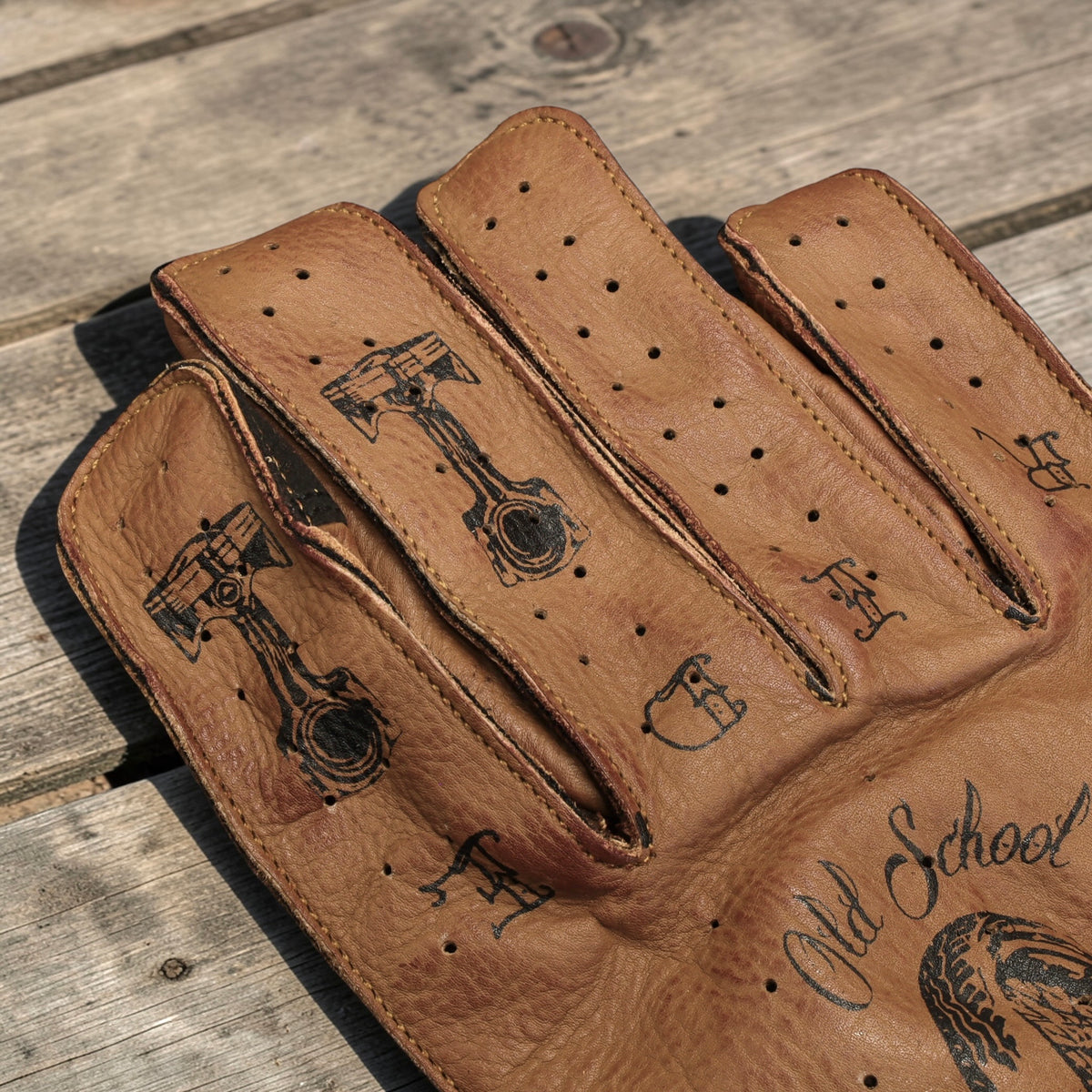 By City バイシティ レザーグローブ "Second Skin Tattoo Gloves" 【ブラウン】