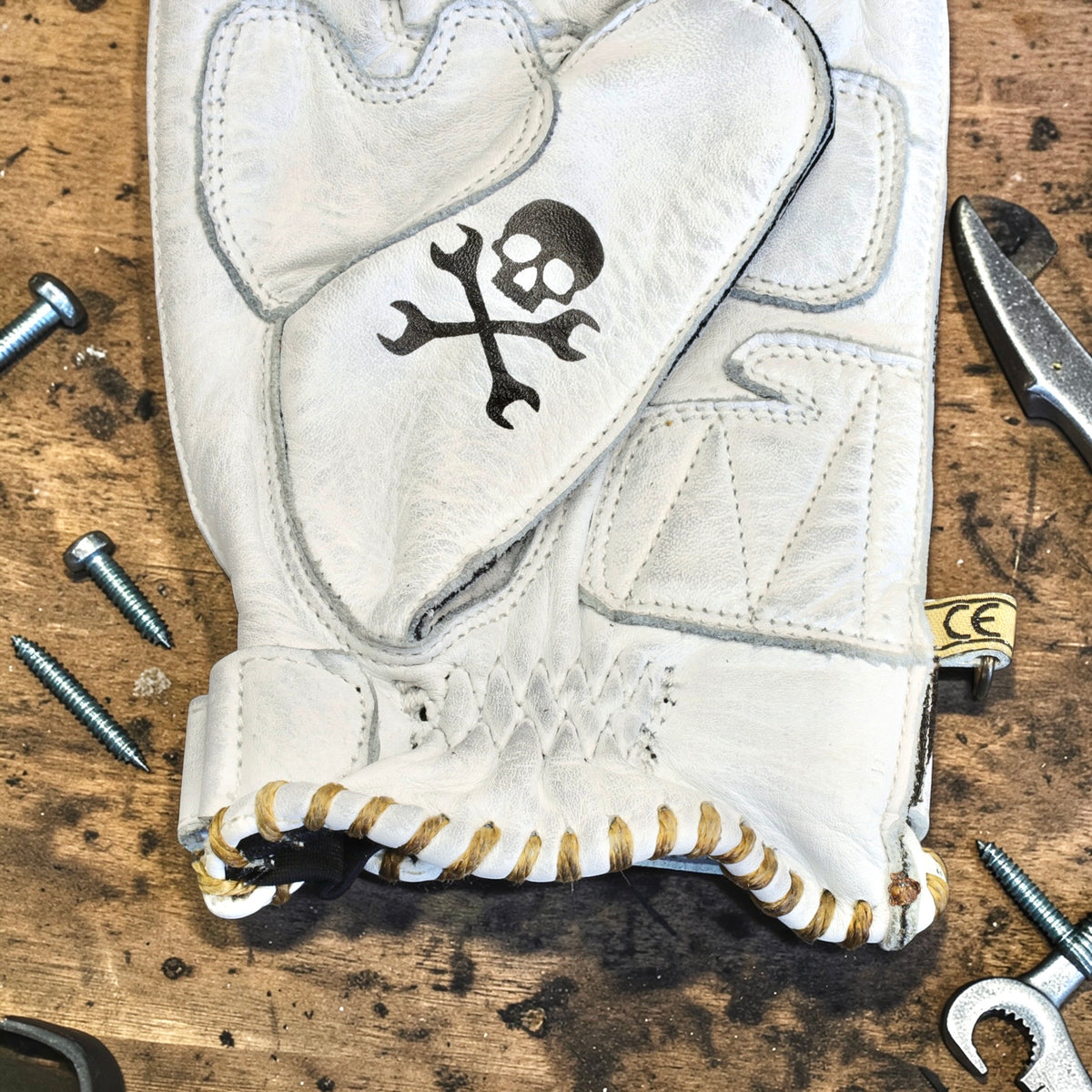 By City バイシティ レザーグローブ "Second Skin Tattoo Gloves" 【ホワイト】