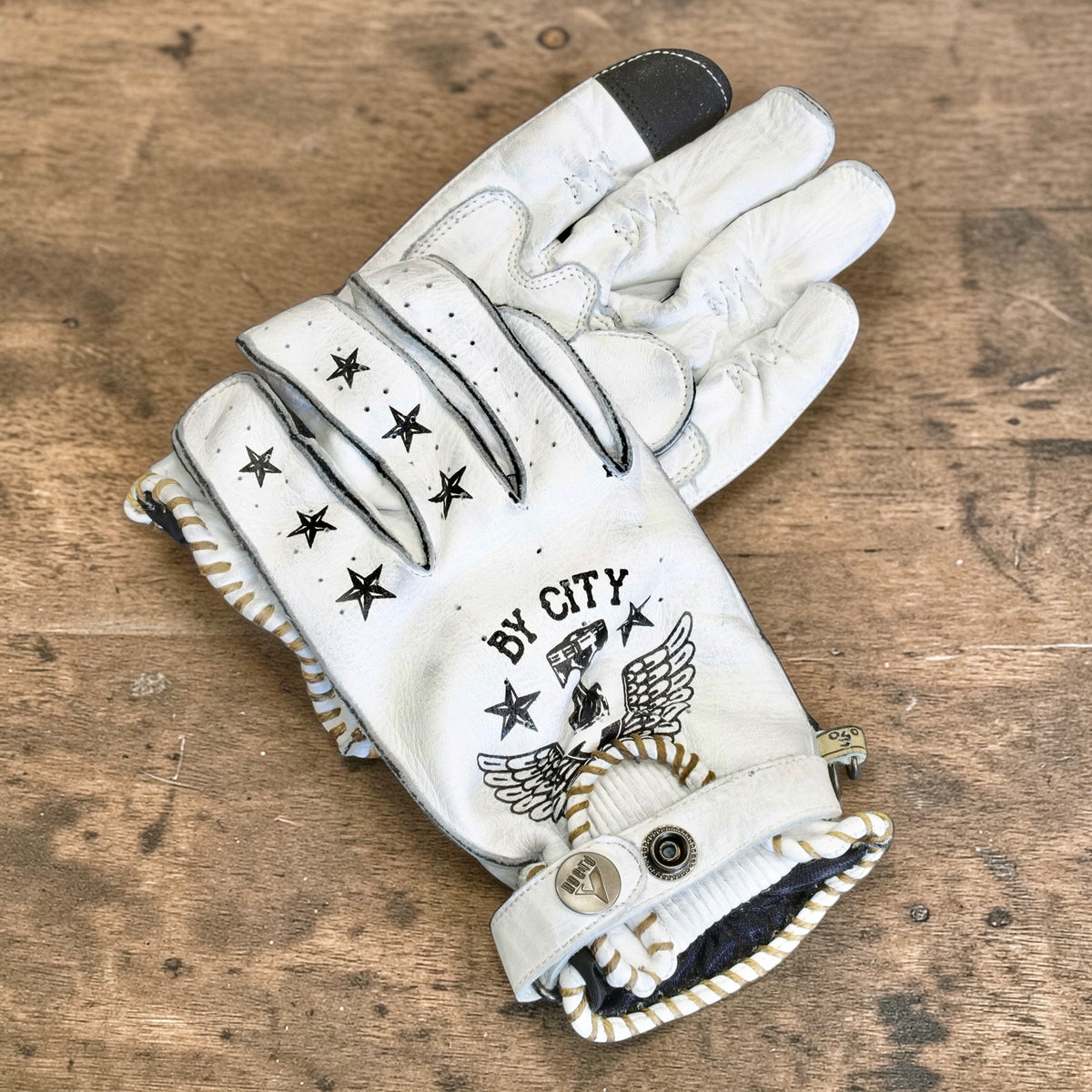 By City バイシティ レザーグローブ "Second Skin Tattoo Gloves" 【ホワイト】