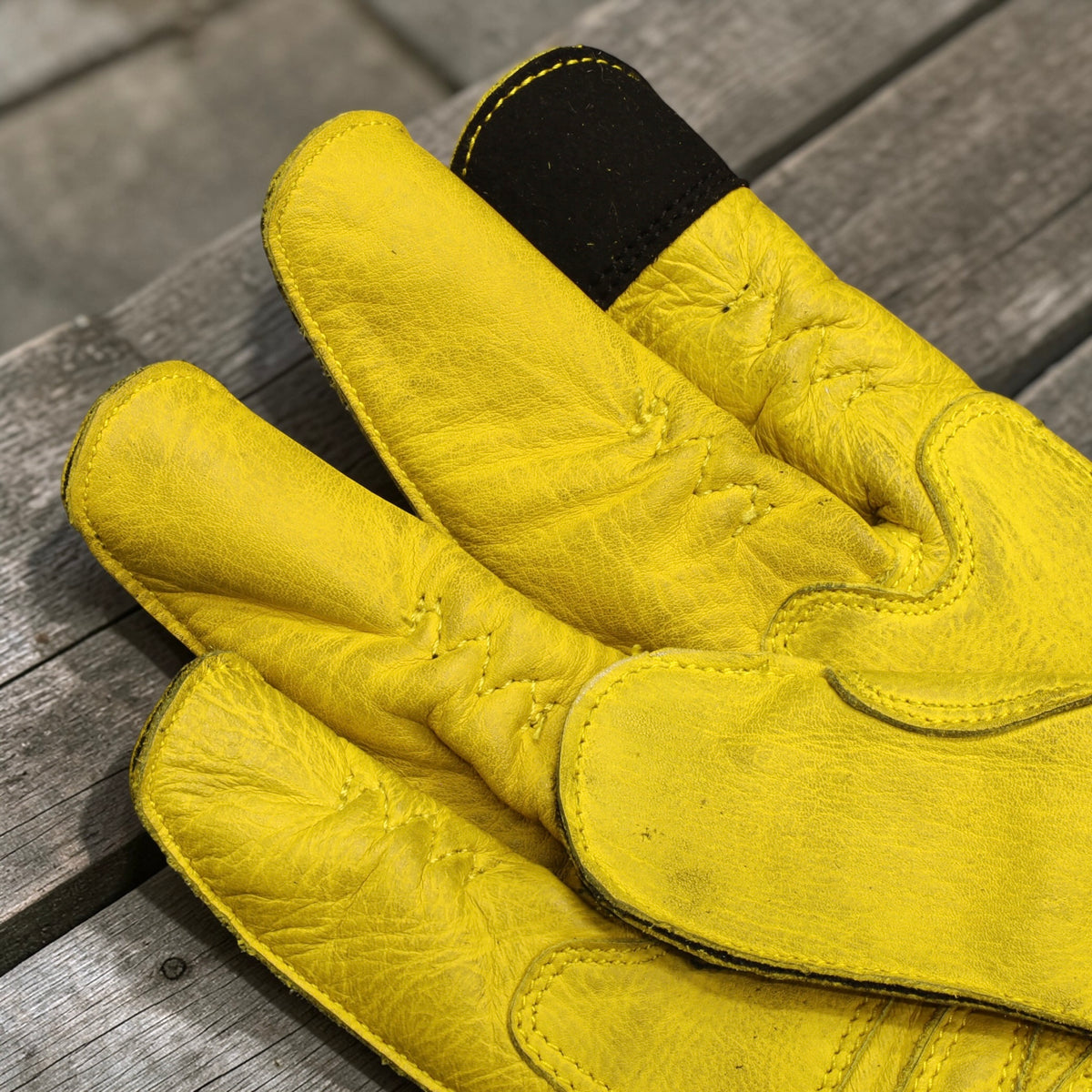 By City バイシティ レザーグローブ "Second Skin Gloves" 【イエロー】