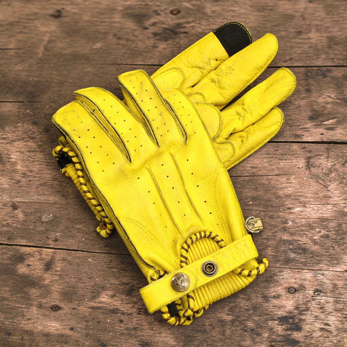 By City バイシティ レザーグローブ "Second Skin Gloves" 【イエロー】