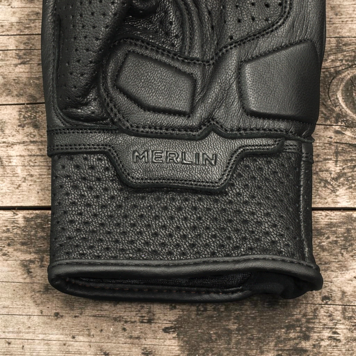 MERLIN マーリン パンチングレザーグローブ ”Legacy Leather D3O Glove” 【ブラック】