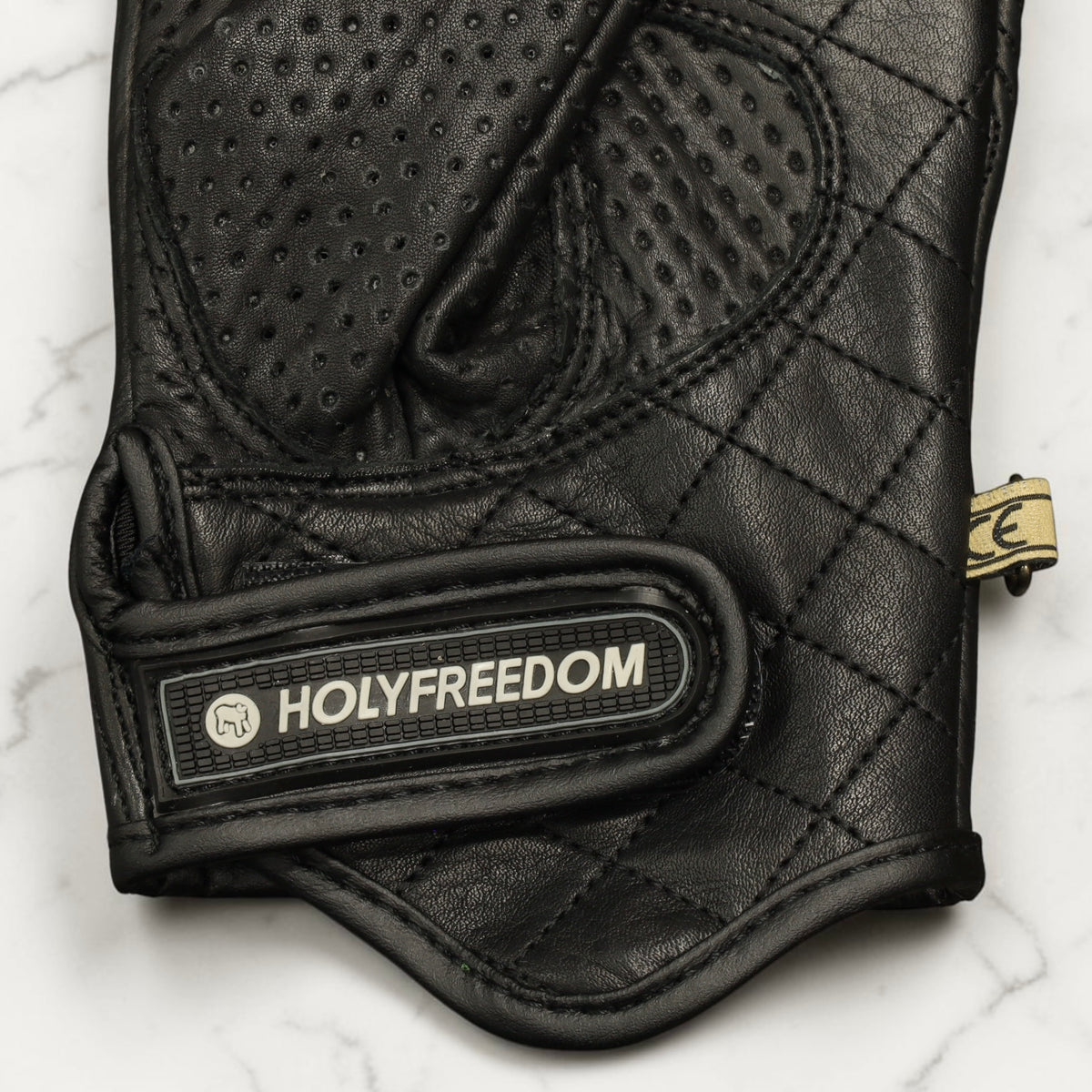 HOLYFREEDOM ホーリーフリーダム パンチングレザーグローブ "BULLIT LINGOTTO GLOVES" 【ゴールド】