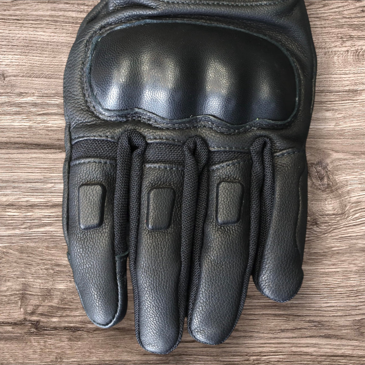 秋冬向け 防水レザーグローブ "Nelson D3O Hydro Glove" 【ブラック】