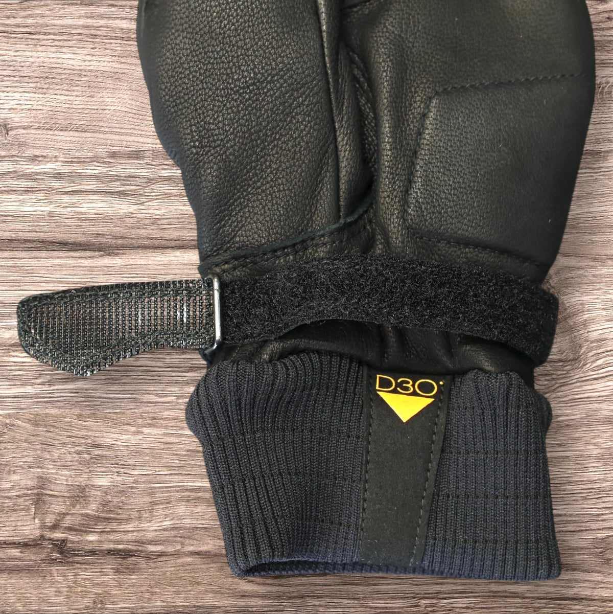 秋冬向け 防水レザーグローブ "Nelson D3O Hydro Glove" 【ブラック】